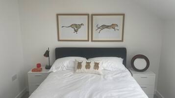 2 makuuhuonetta, työpöytä, silitysrauta/-lauta, Wi-Fi