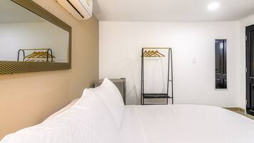 1 bedroom, WiFi, bed sheets