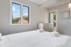 家庭别墅 | 3 多间卧室、高档床上用品、羽绒被、遮光窗帘