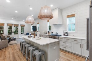 獨棟房屋, 多張床, 廚房, 城市景觀 | 私人廚房 | 電冰箱、烤箱、爐台、洗碗機