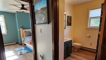 3 habitaciones, tabla de planchar con plancha y wifi gratis