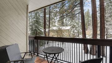 Condo, Multiple Beds, Balcony | Property grounds