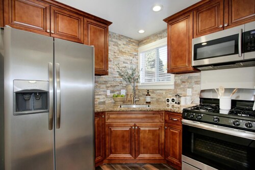 Near Downtown – Catch a Game, Soak in the Hot Tub & Explore