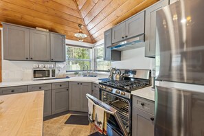 Micro-ondes, four, plaque de cuisson