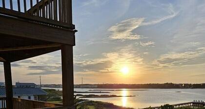 Ocean View/Beautifully Decorated