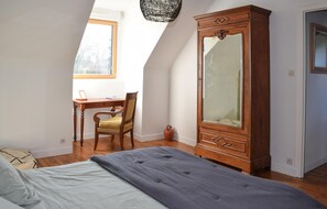 3 slaapkamers, een strijkplank/strijkijzer, gratis wifi