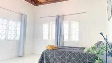 4 bedrooms, free WiFi, bed sheets