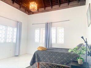 4 bedrooms, free WiFi, bed sheets