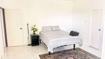 4 bedrooms, free WiFi, bed sheets
