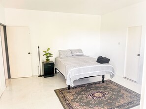 4 bedrooms, free WiFi, bed sheets