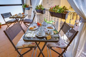 Free daily buffet breakfast - L'Antro di Dedalo (Sciacca)