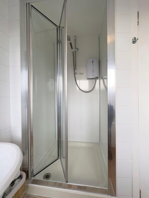 Lägenhet (2 Bedrooms) | Badrum | Dusch