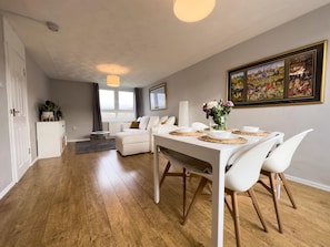 Lägenhet (2 Bedrooms) | Restauranger