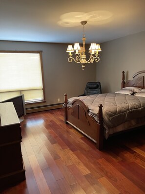 3 quartos, escrivaninha, Wi-Fi de cortesia, roupa de cama