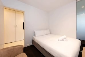 Basic Apartment, 2 Queen Beds | 2 bedrooms, bed sheets - Excellent Location 2 Bedroom Apartment Next to Southern Cross (Melbourne)