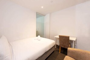 Basic Apartment, 2 Queen Beds | 2 bedrooms, bed sheets - Excellent Location 2 Bedroom Apartment Next to Southern Cross (Melbourne)
