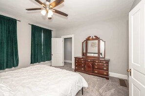 Condo, 1 King Bed, Kitchen, Garden View | 1 bedroom, free WiFi