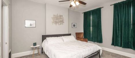 Condo, 1 King Bed, Kitchen, Garden View | 1 bedroom, free WiFi