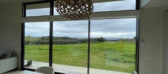 Seaview Bach - 5 mins drive from Goat Island!