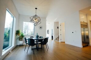 Dining - Modern Luxury in Heart of Zilker (Austin)