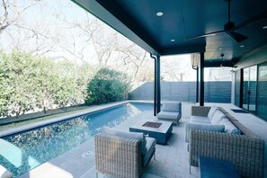 Outdoor pool, a heated pool - Modern Luxury in Heart of Zilker (Austin)