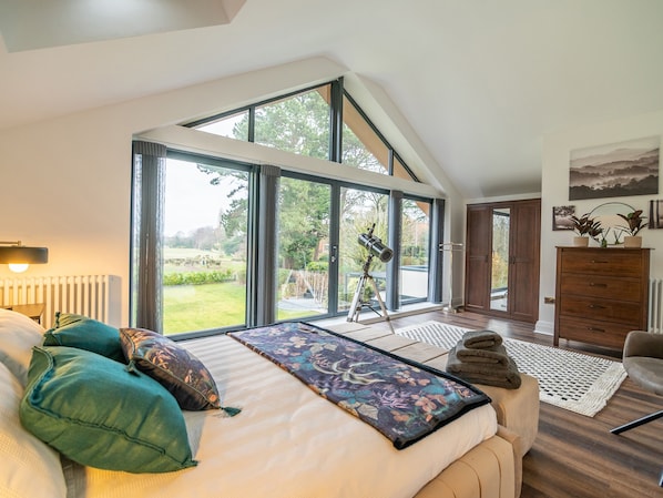 5 habitaciones, decoración personalizada y muebles diferentes 