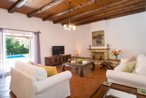 Villa | 3 bedrooms - Mousses Villas - Villa Castor - A Detached Three-bedroom Villa With Private Pool and Access to Childcare Facilities (Lefkada)