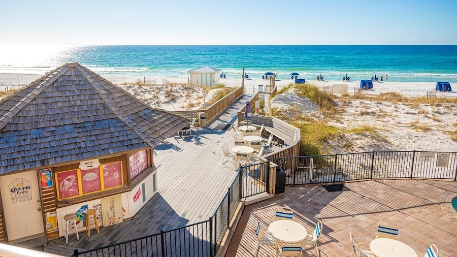 Pelican Beach 0202 1 Bedroom Condo by Pelican Beach Management