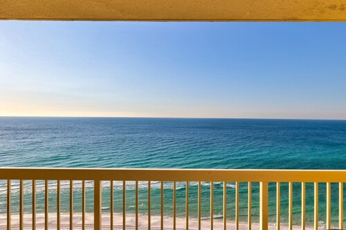 Pelican Beach 1702 1 Bedroom Condo by Pelican Beach Management