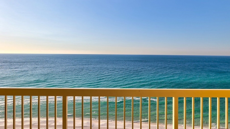 Pelican Beach 1702 1 Bedroom Condo by Pelican Beach Management