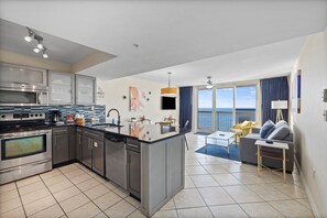 Condo, 1 Bedroom | Private kitchen | Fridge, oven, coffee/tea maker, toaster