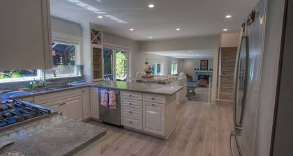 Creek Side Summit 4 Bedroom Home by RedAwning