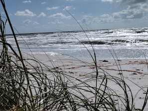 Chaises longues, serviettes de plage