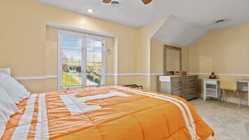 4 bedrooms, desk, iron/ironing board, free WiFi