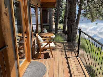 Waterfront Cabin in the center of Thompson Falls!!