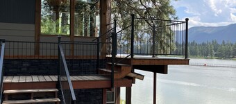Waterfront Cabin in the center of Thompson Falls!!