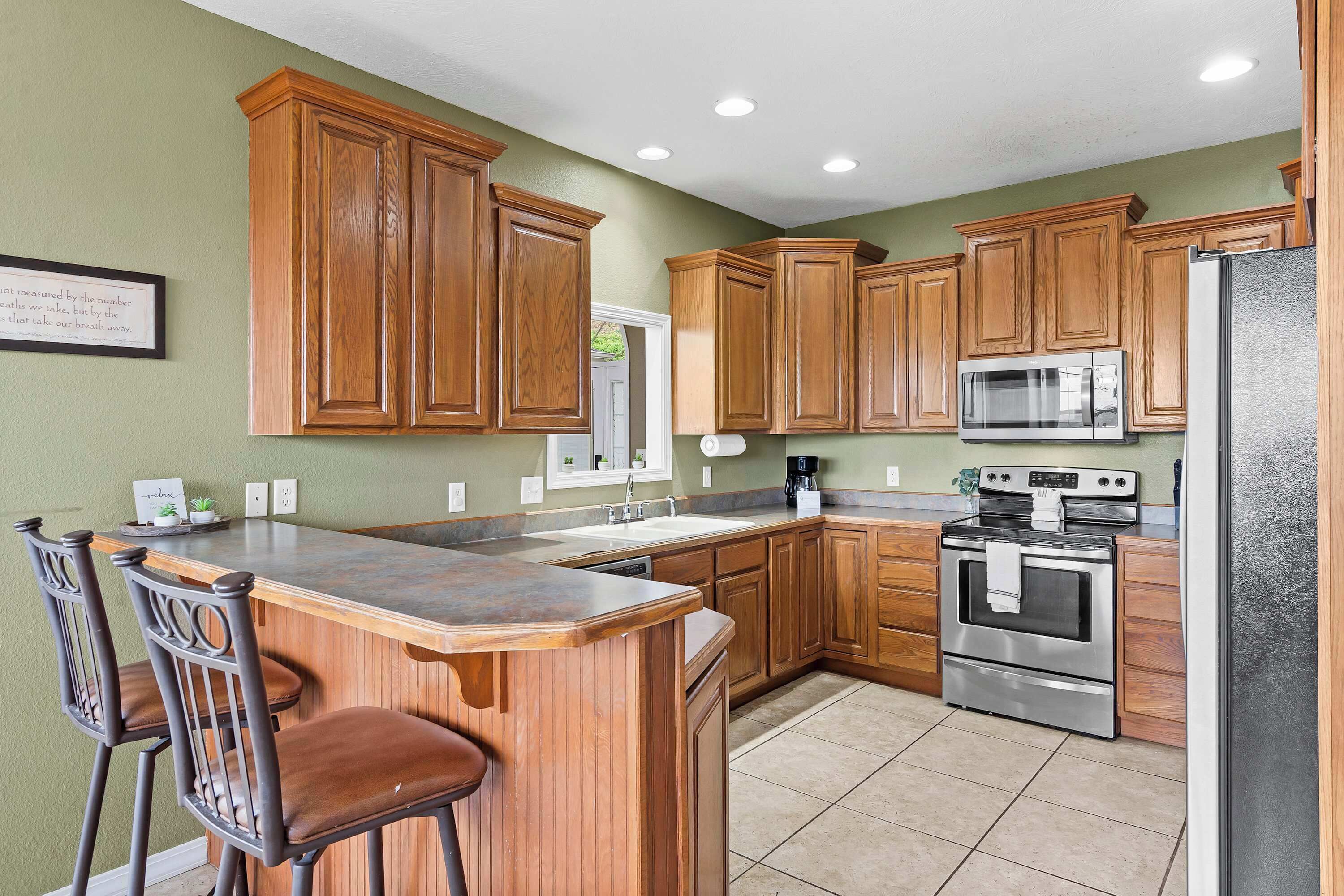 House, Multiple Beds, Patio, Mountain View (The Greenview Manor) | Private kitchen | Coffee/tea maker