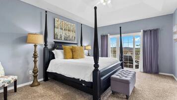 House, Multiple Beds, Patio, Mountain View (The Greenview Manor) | 4 bedrooms, individually decorated, individually furnished, free WiFi