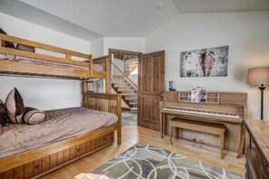3 bedrooms, WiFi, bed sheets