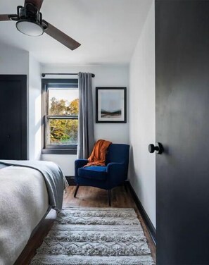 4 bedrooms, desk, free WiFi, bed sheets