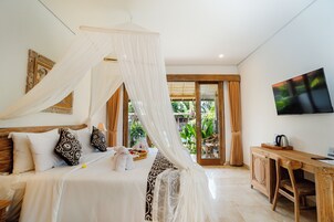 Suíte (Room) | Escrivaninha, espaço de trabalho para notebook, Wi-Fi de cortesia