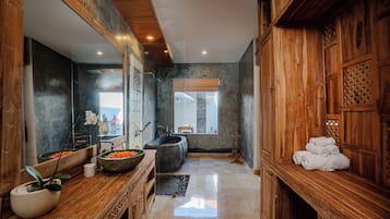 Romantic Villa | Bathroom | Shower, rainfall showerhead, bidet, towels