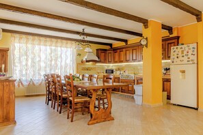 Dining - Villa Aura-Home n Pool (Piedimonte Etneo)