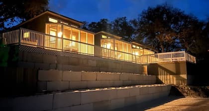 Tiny Home at Medina Lake (w/ Hot Tub & Pool)