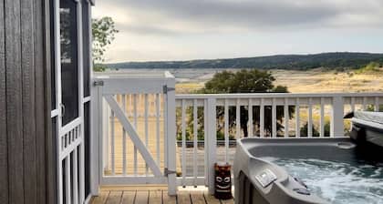 Tiny Home at Medina Lake (w/ Hot Tub & Pool)