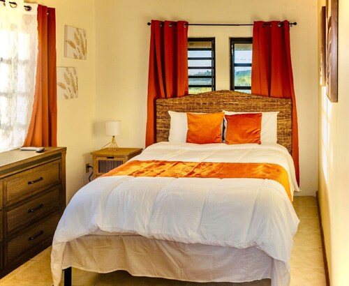 St. John Ocean-View Stone Villa, 4BR for Families,7 Min to Cruz Bay
