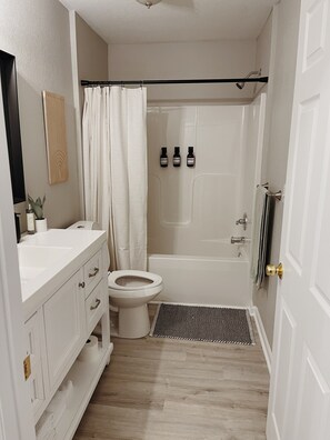 Bathroom - Remodeled stylish townhome (Pet friendly) (Tallahassee)