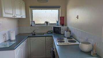 Peti sejuk, ketuhar gelombang mikro, ketuhar, dapur