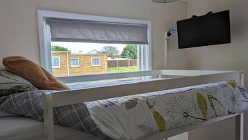 2 bedrooms, bed sheets