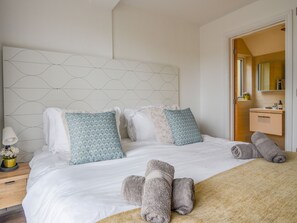 3 bedrooms, individually decorated, individually furnished, free WiFi